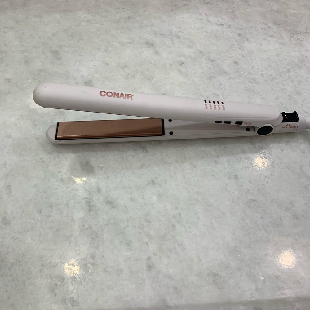 Conair White and Gold Hair Straightener